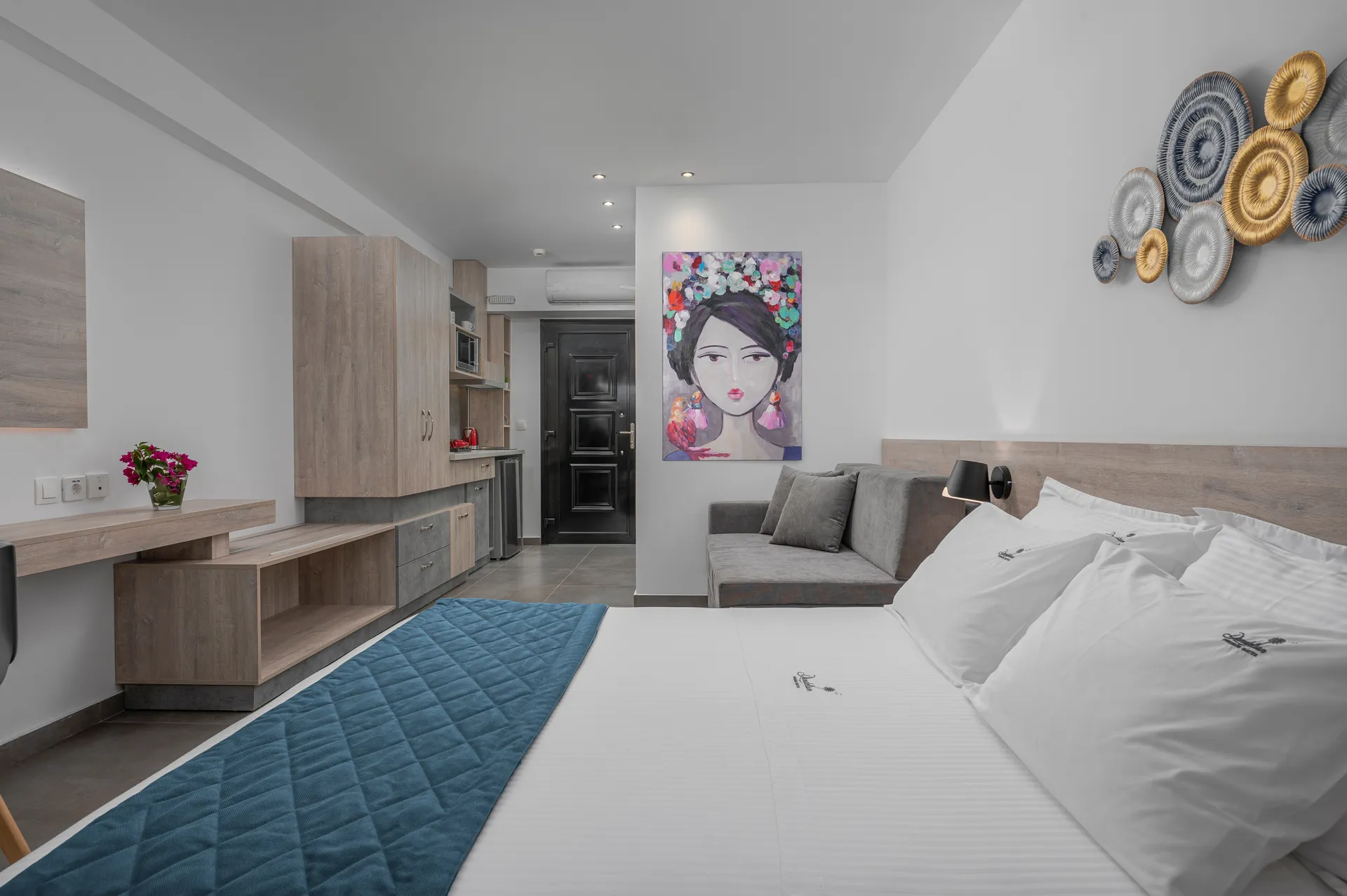 Tiara Holidays - Dandelion Premium Suites - Junior Suite Pool View - bedroom